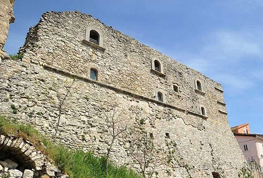 Savignano Irpino (Av) – Castello Guevara