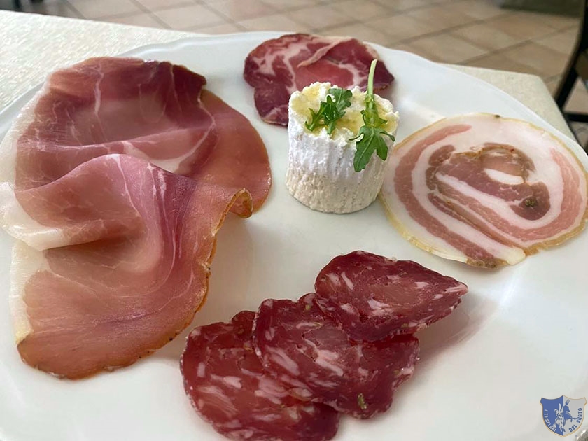 Agriturismo Buro SantAgata De Goti Salumi del Sannio e ricottina