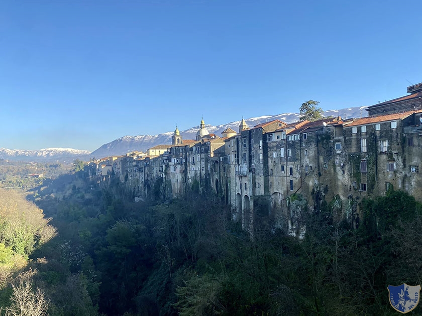 SantAgata de Goti Centro storico visto dal ponte sul Martorano