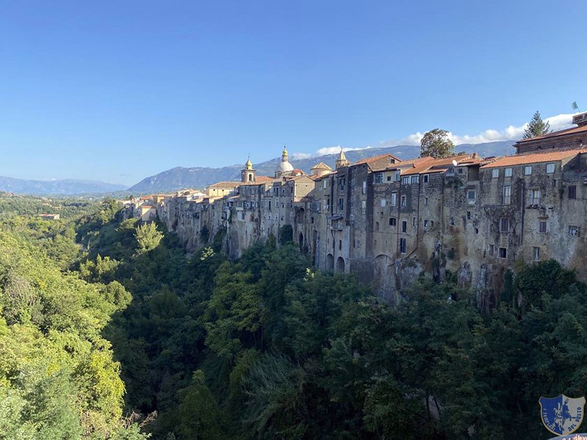 Sant Agata de Goti Centro storico dal ponte sul Martorano