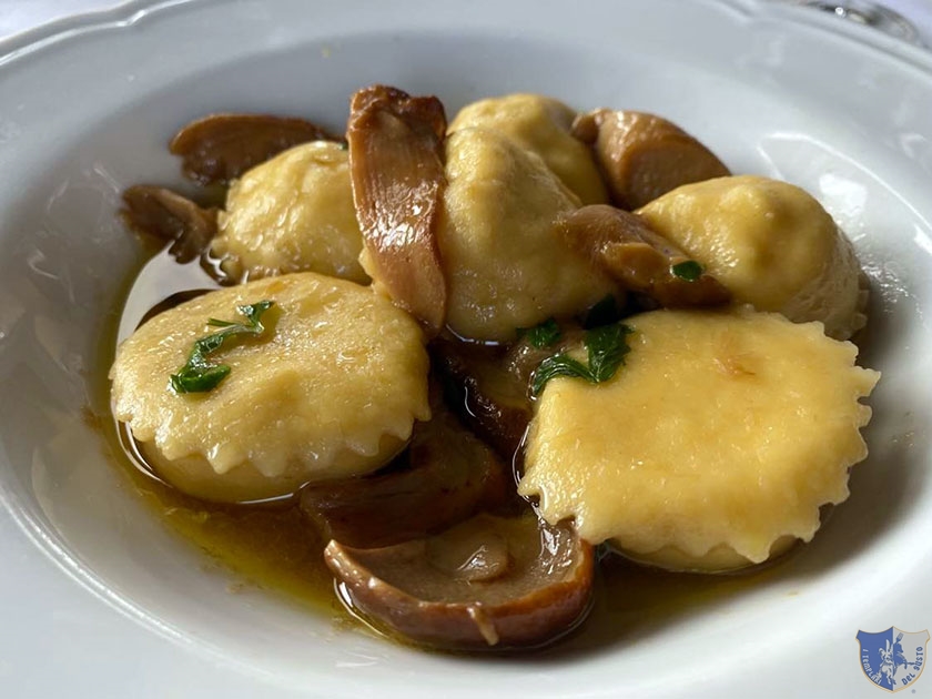 Ravioli di ricotta con i porcini