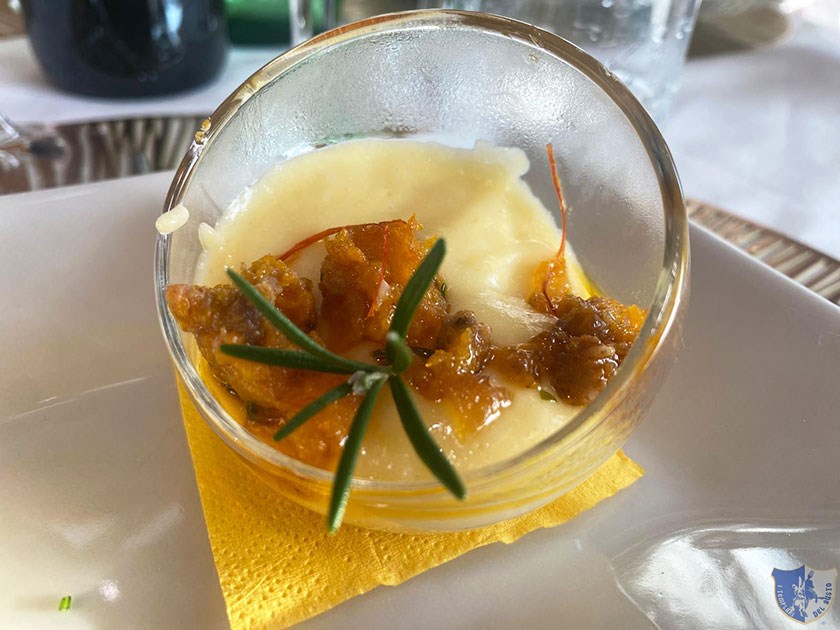 Polenta al profumo di bosco con zucca e rosmarino