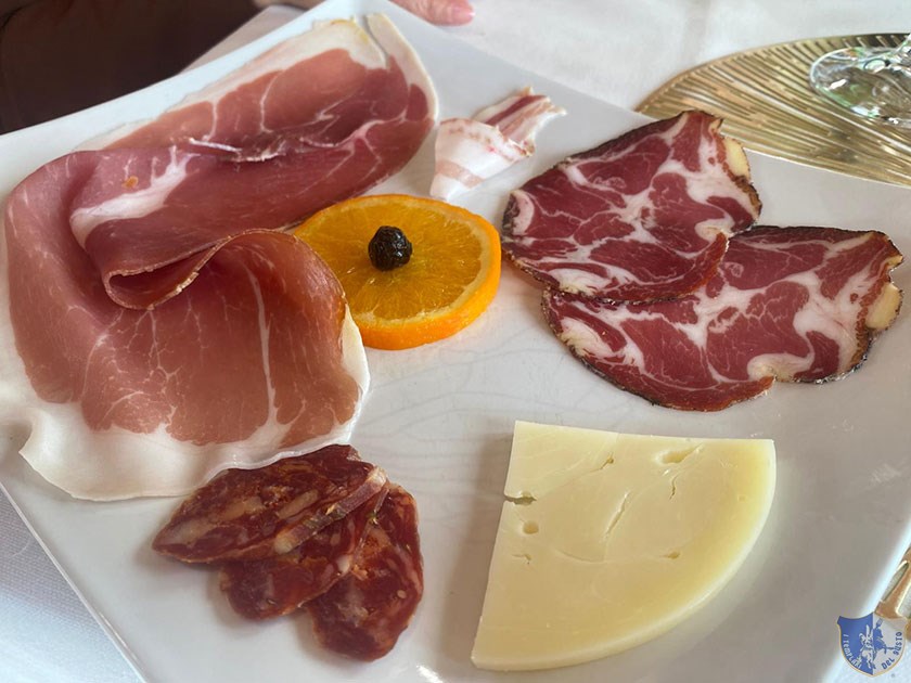 Salumi e caciocavallo