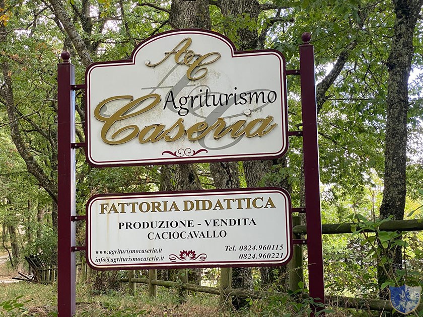 Agriturismo Caseria Castelfranco in Miscano Insegna allingresso