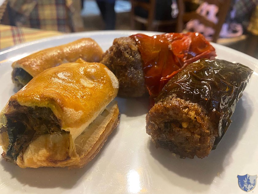Peperoni ripieni e involtini di scarola