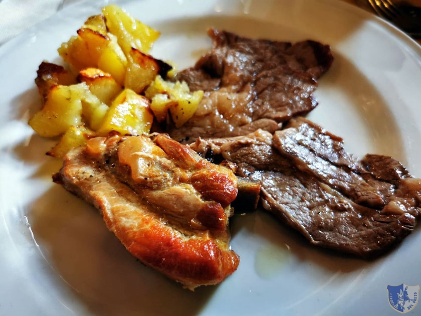 Maiale e vitello arrosto con patate