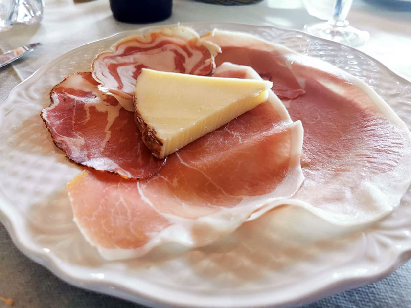 Salumi del territorio e formaggio