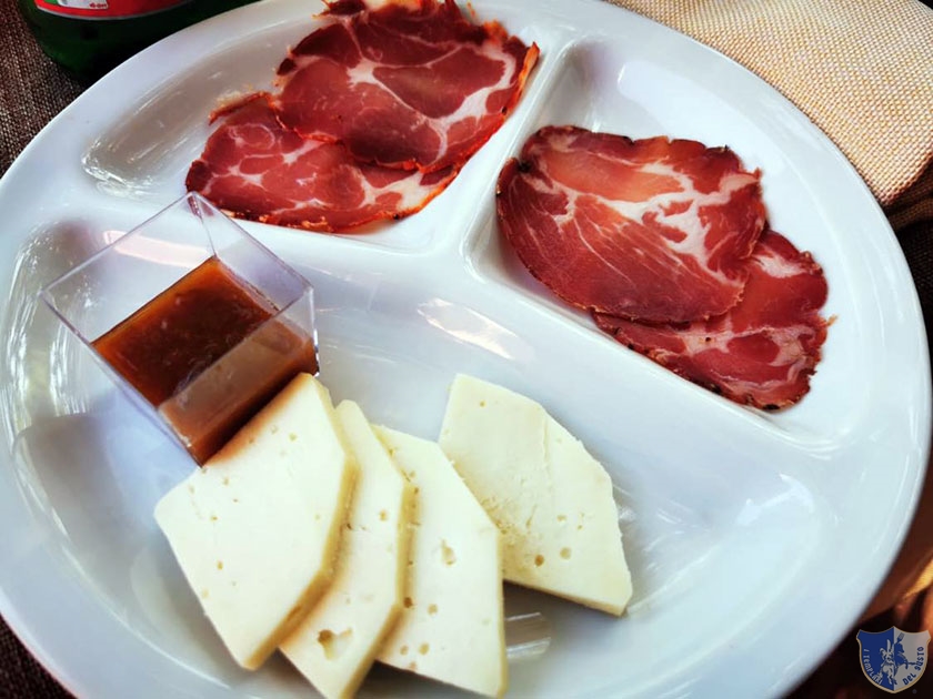 Capocollo formaggio di pecora e confettura alle prugne