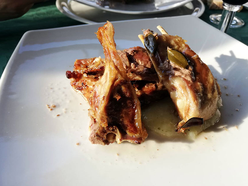 Agnello Campestre al forno aromatizzato al mirto su crema di patata del monte Maiulo