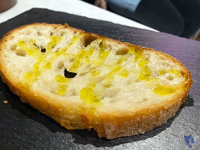 Pane fatto con il lievito madre e olio