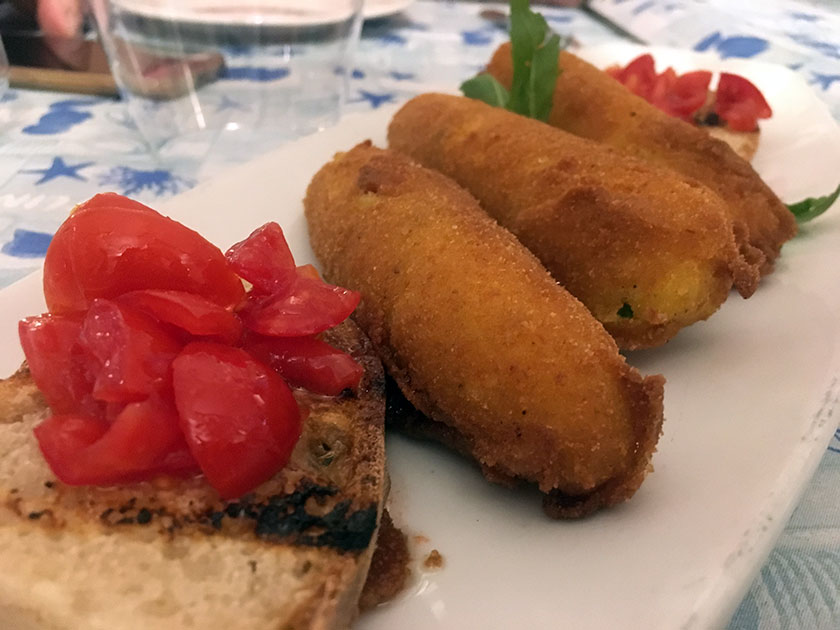 Crocchè di patate e bruschette