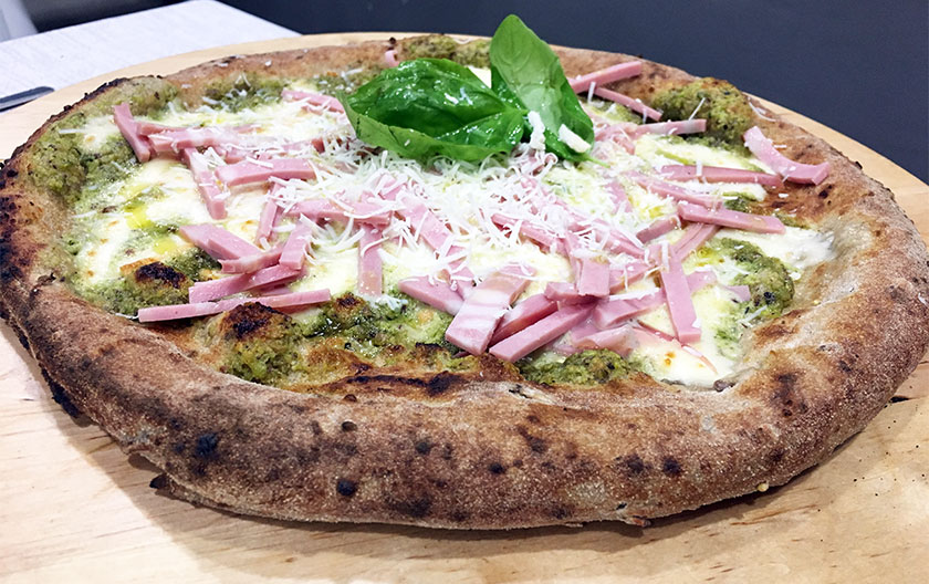 Pizza con impasto multicereali la pistacchio