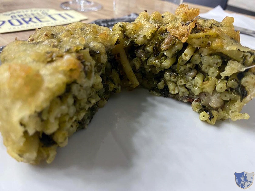 Frittatina con salsiccia e friarielli Dettaglio ripieno