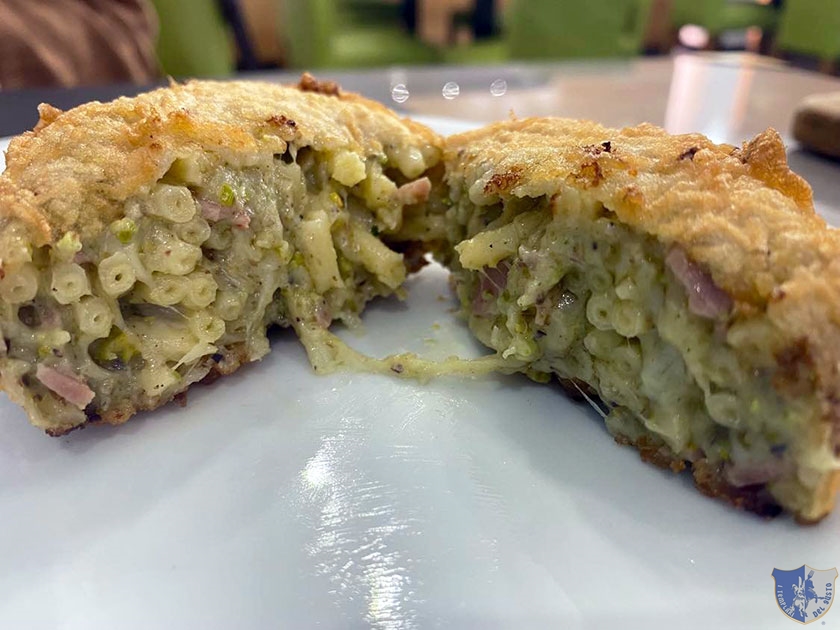 Frittatina pistacchio e mortadella dettaglio ripieno