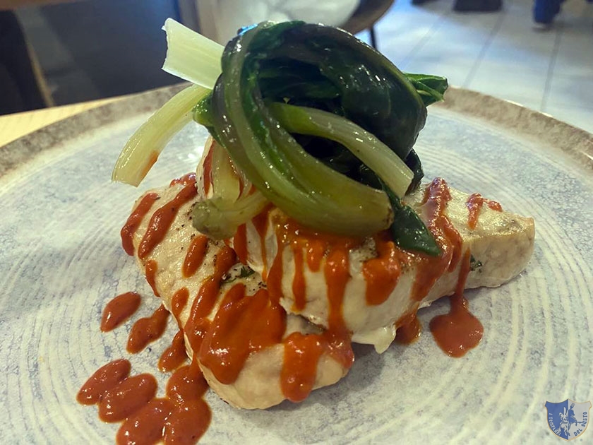 Pesce spada con bietola e pomodoro bruciato