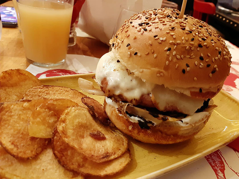 Ciro o'nir con hamburger di maiale nero