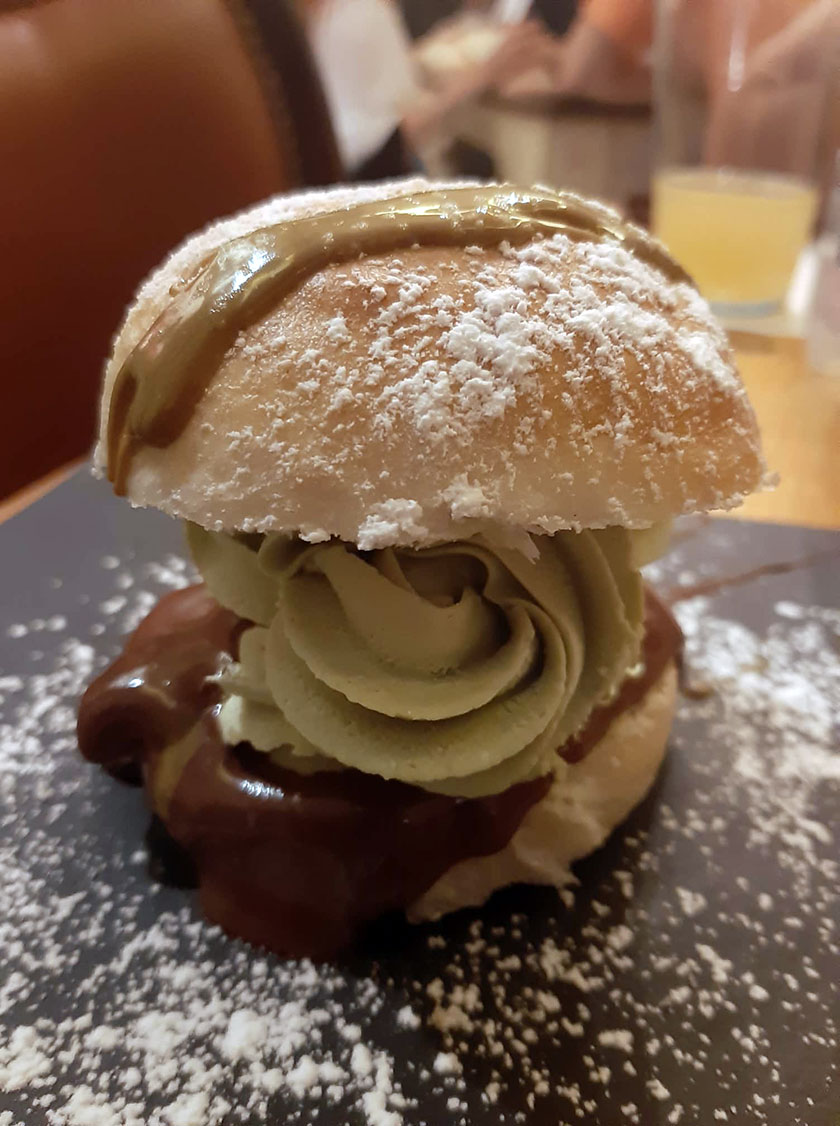 Mini cake burger al cioccolato e pistacchio