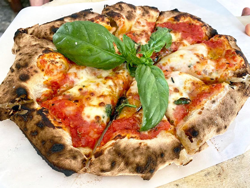 Pane e Salute Orsara di Puglia La pizza di Angelo di Biccari fatta con limpasto del pane