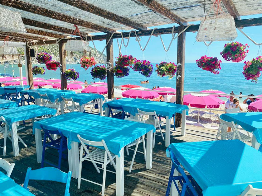 Ristorante Lido Cala Rosa Pranzare o cenare con una vista così ti riconcilia con il mondo