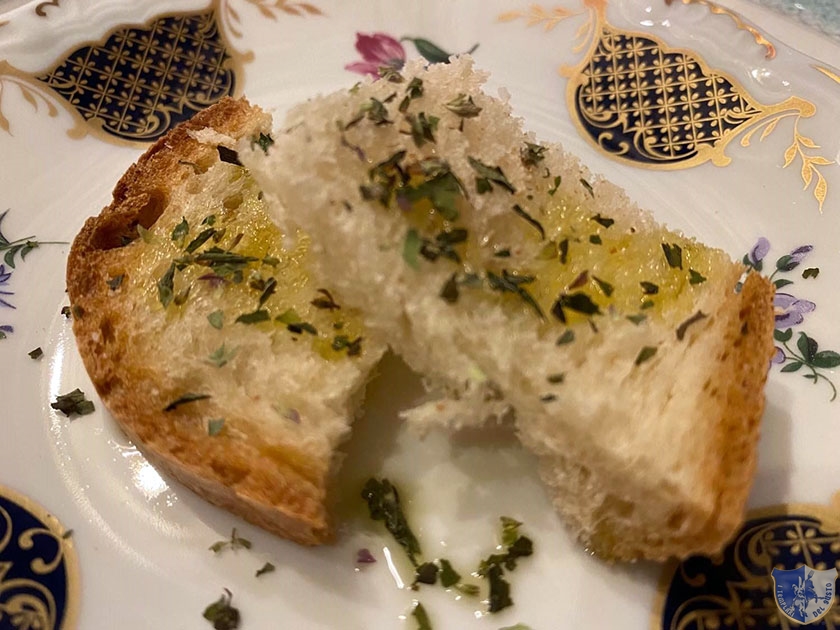 Pane olio e origano