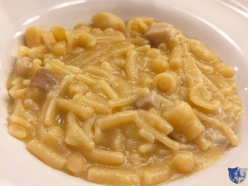 Pasta e patate con funghi porcini