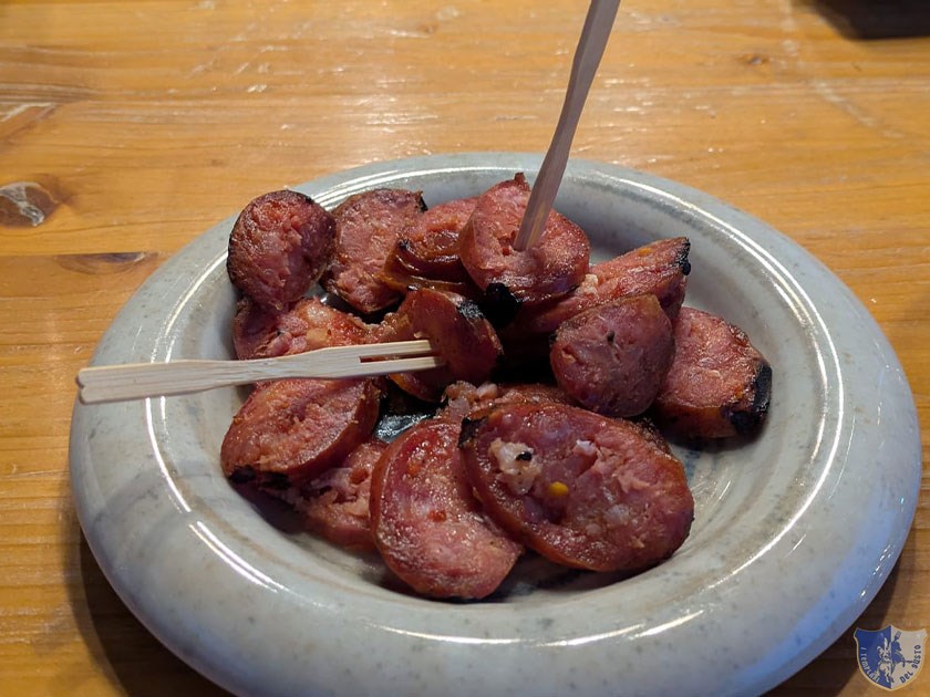 Tocchetti di salsiccia al flambè