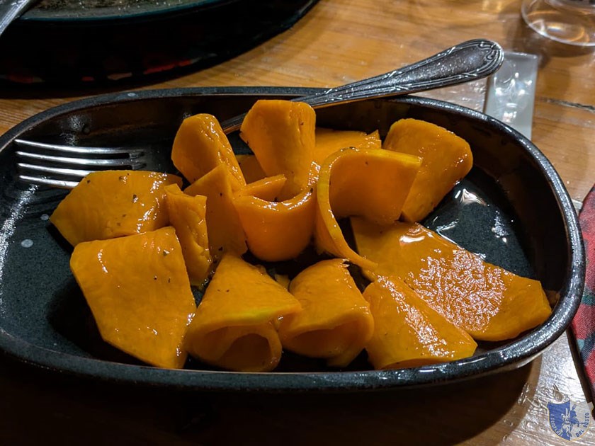 Zucca in agrodolce con aglio olio e origano di montagna
