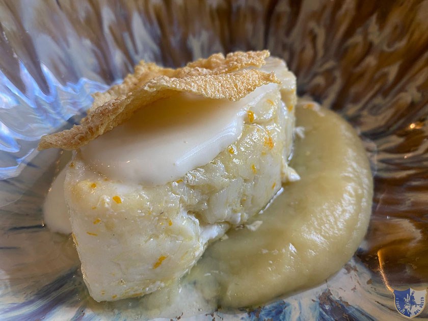 Filetto di baccalà CBT e il suo pipil su vellutata di sedano rapa