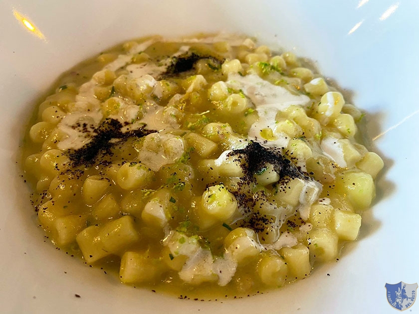 Pasta e patate con fonduta di provolone lime e caffè