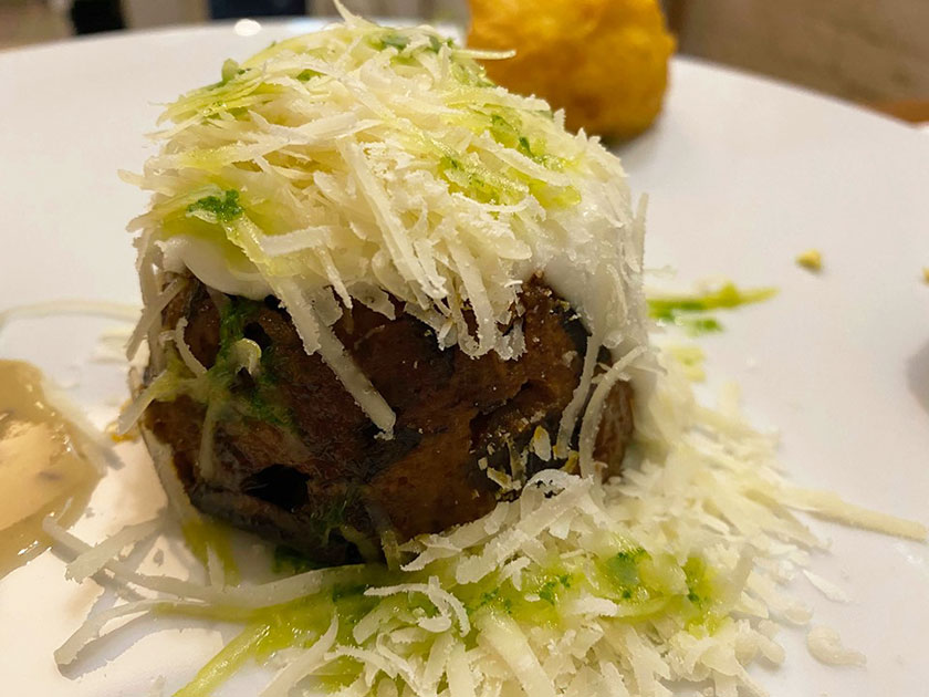 Parmigianina di melanzane con crema di provola e San Marzano