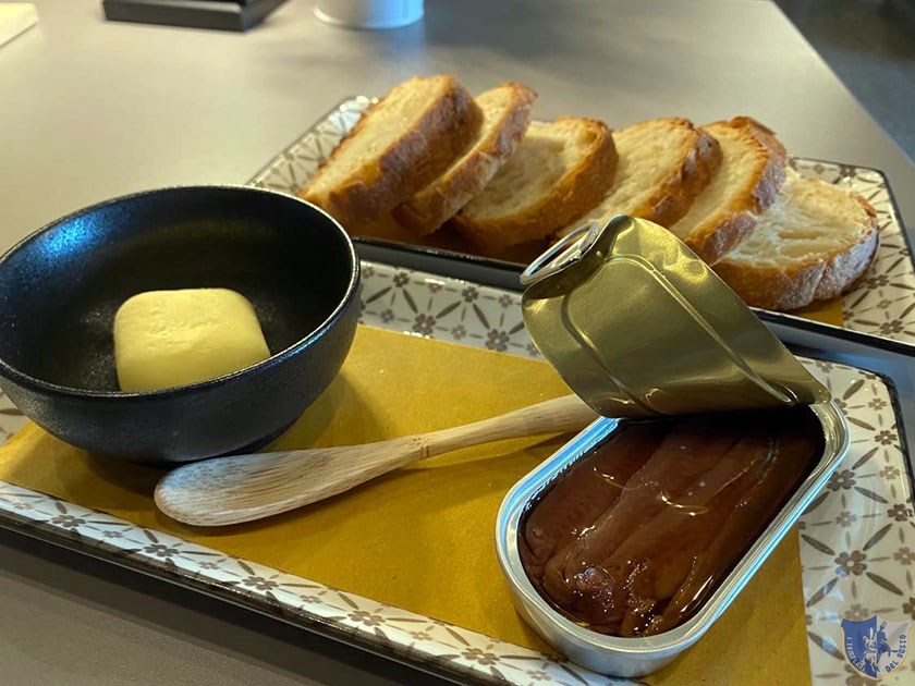 Alici del Cantabrico con crostini e burro di Normandia