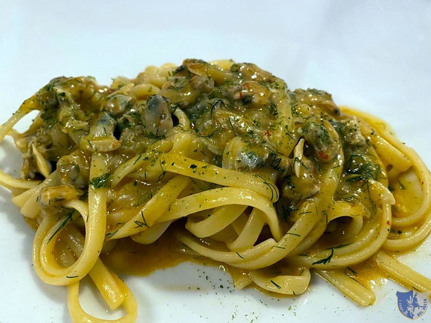 Linguine con nduja vongole cipollotto e formaggio Fiore Sardo