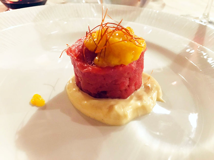 Tartare di manzo con marmellata di agrumi e maionese