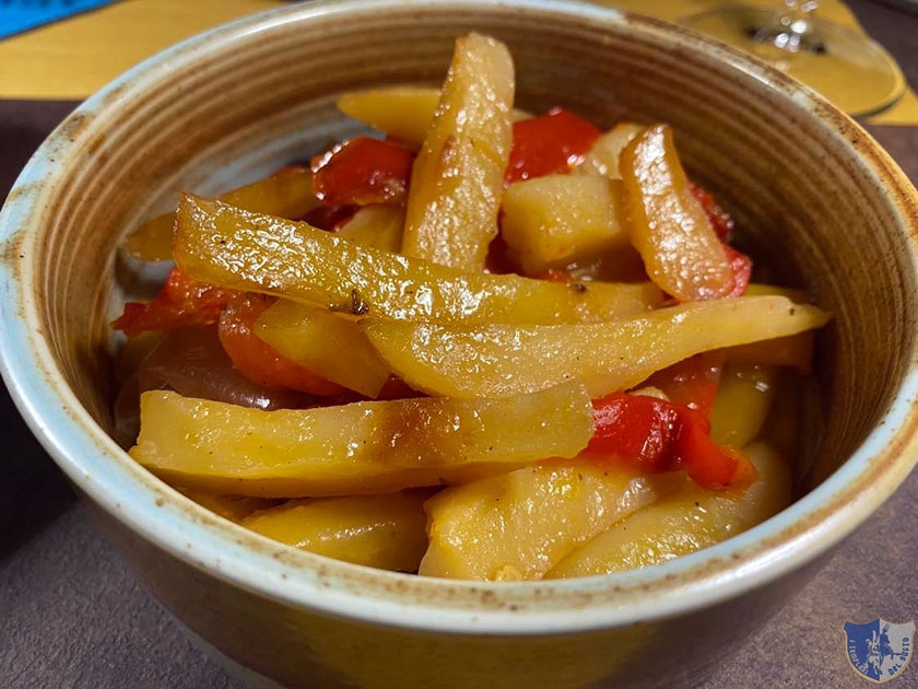 Patate con peperoni e cipolla di Tropea