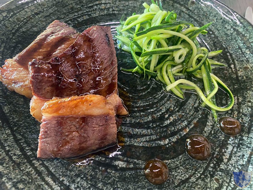 Picanha di manzo CBT con spagheti di zucchine alla scapece e salsa ponzu