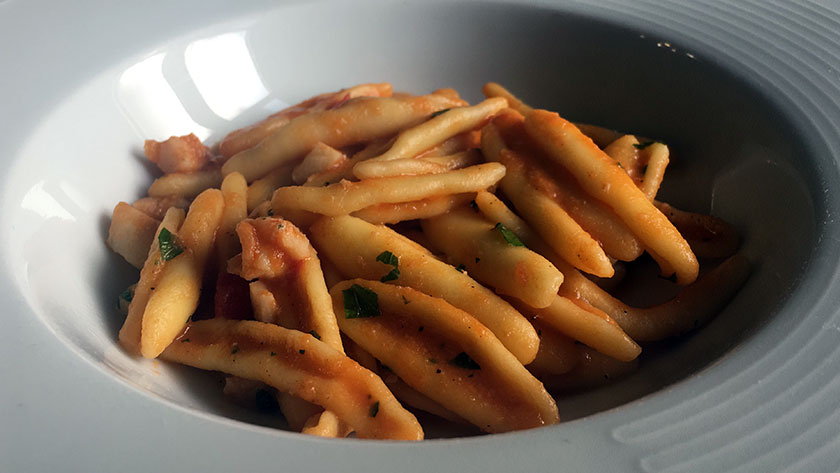 Capunti con ragù di cicala e cernia