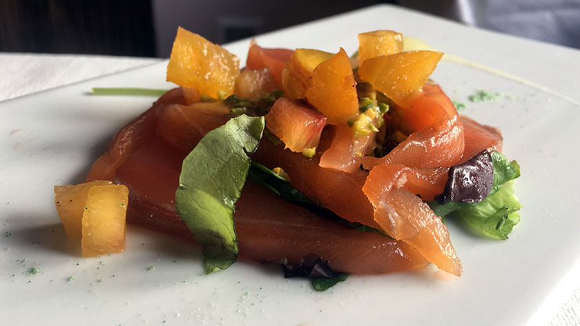 Salmone al mojito con nettarine