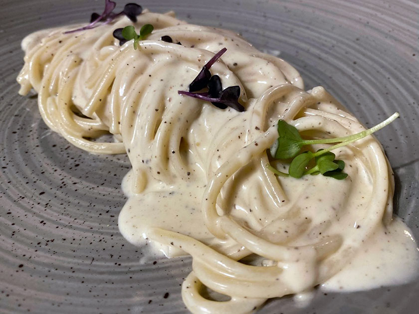 Spaghetti cacio e pepe