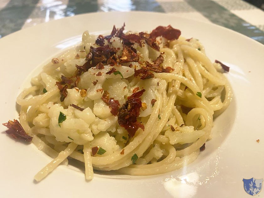 Spaghetti aglio olio peperoncino e cavolfiore