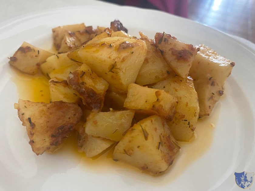 Patate al forno con aromi