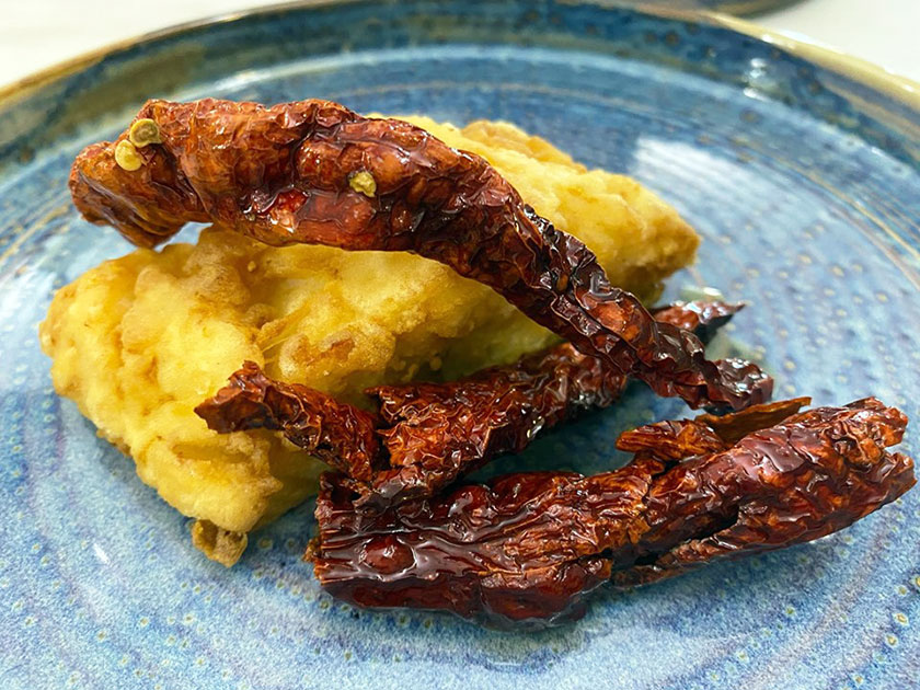 Baccalà fritto con peperoni cruschi