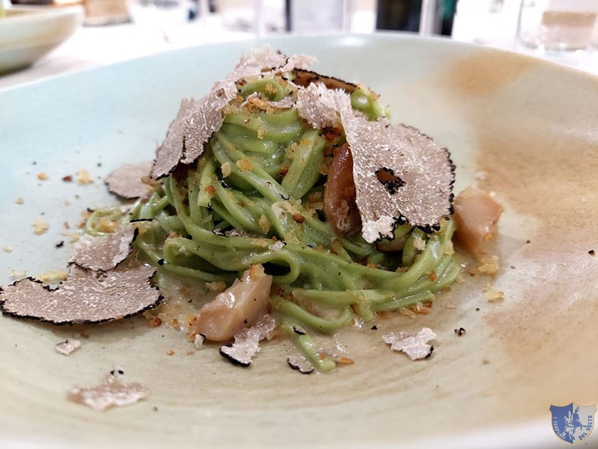 Tagliolini alle ortiche con porcini e tartufo estivo