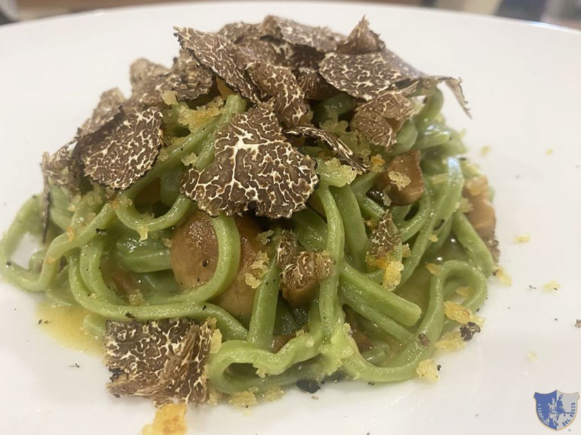 Tagliolini alle ortiche con porcini e tartufo nero irpino