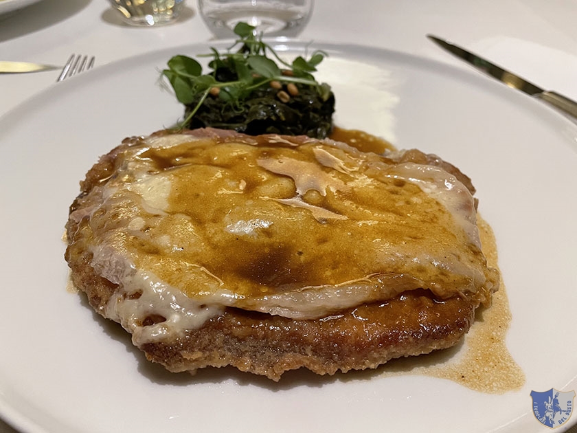 Cotoletta di vitello alla Bolognese con erbette ripassate