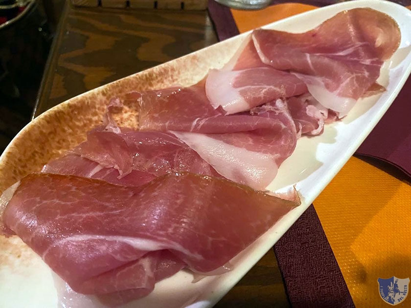 Il meraviglioso prosciutto prodotto dallagriturismo La Rondinella