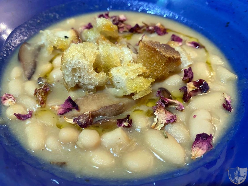 Zuppetta di fagioli e porcini