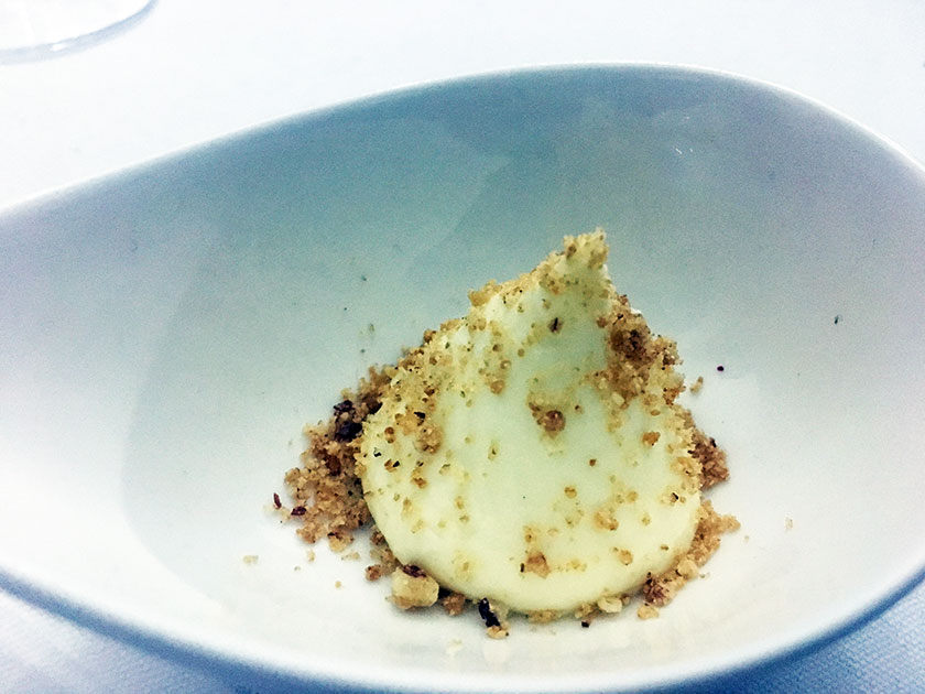 Mousse al limone con crumble