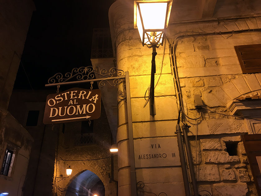 Osteria Al Duomo. Vieste Fg Insegna