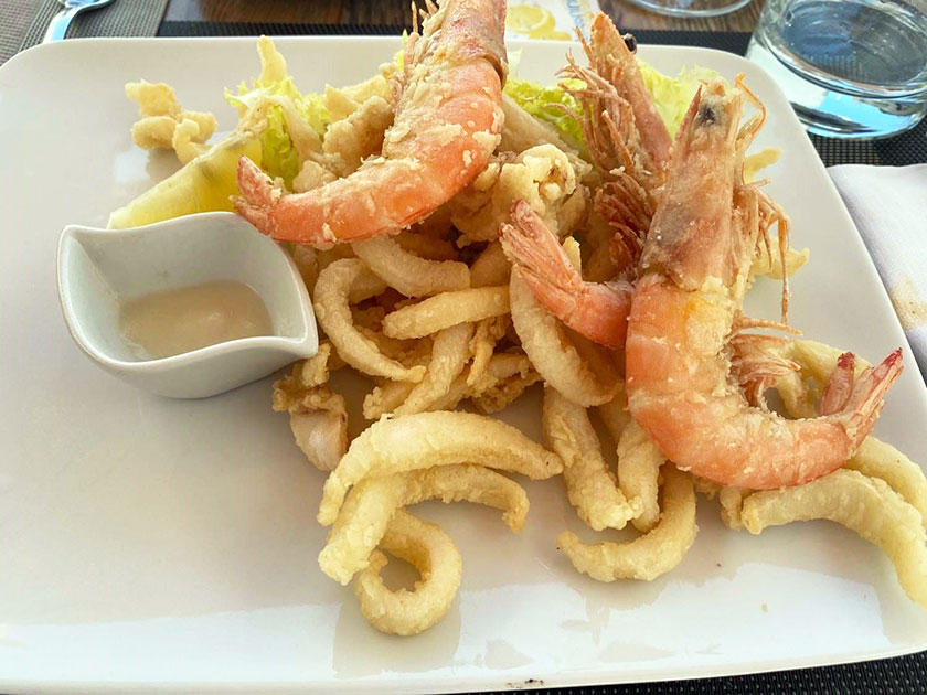 Frittura di gamberi seppie e scampi