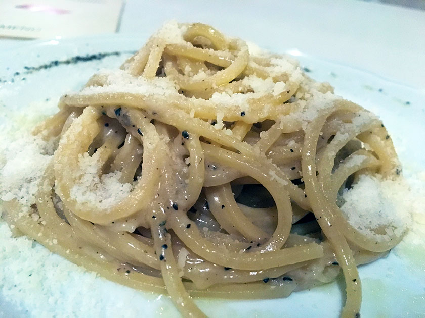 Spaghetti cacio e pepe